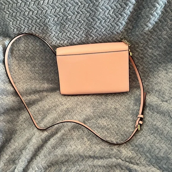 Kate Spade Pink Crossbody Bag with Gold Chain - Picture 2 of 9